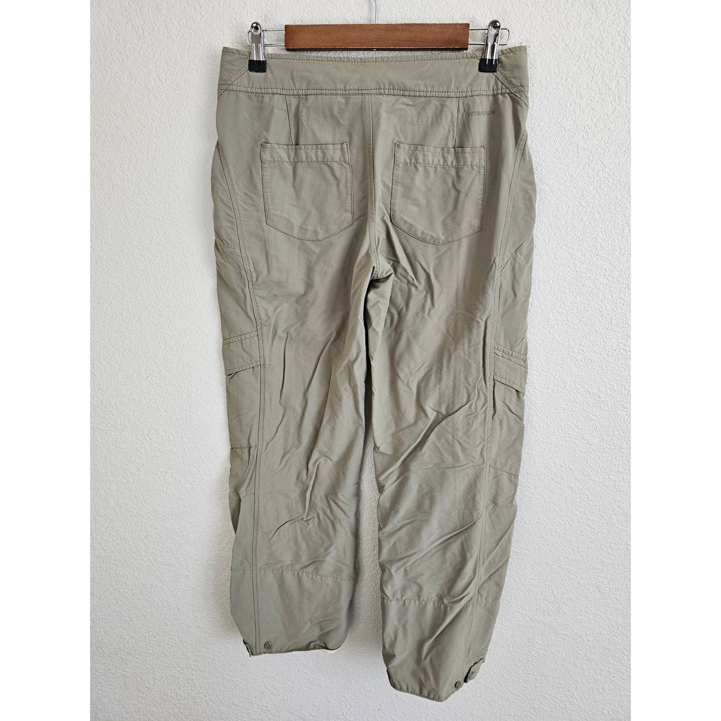 Columbia Titanium Womens Sz 6 Nylon Hiking Pants Beige Cargo