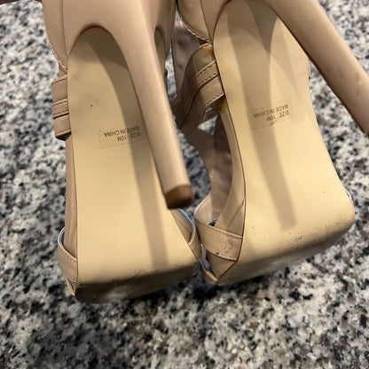 Penny Loves Kenny Womens Sz 10 High Heels Beige Strappy