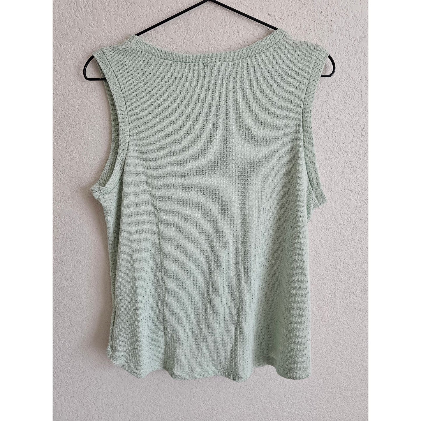 Pleione Womens Sz M Light Sage Green Knit Sleeveless Blouse Knotted Front