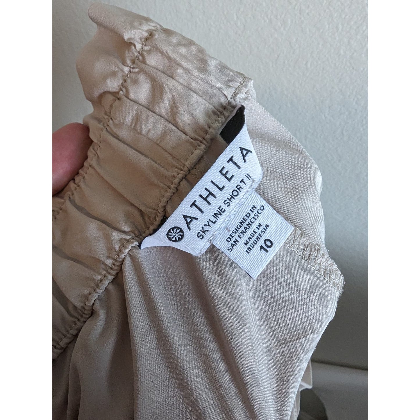 Athleta Shorts Women 10 Beige Skyline II Paper Bag Belted Stretch Athleisure