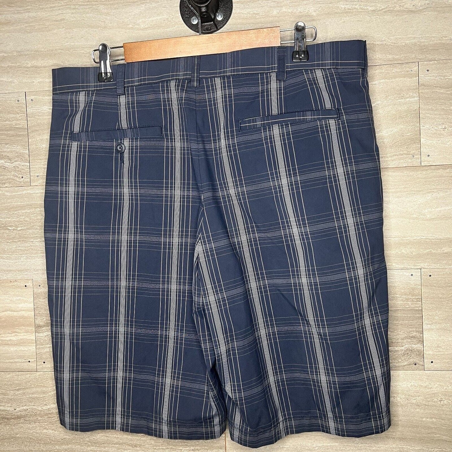 Ben Hogan Performance Mens Sz 36 Golf Shorts Navy Blue Gray Plaid