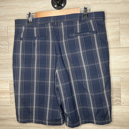 Ben Hogan Performance Mens Sz 36 Golf Shorts Navy Blue Gray Plaid