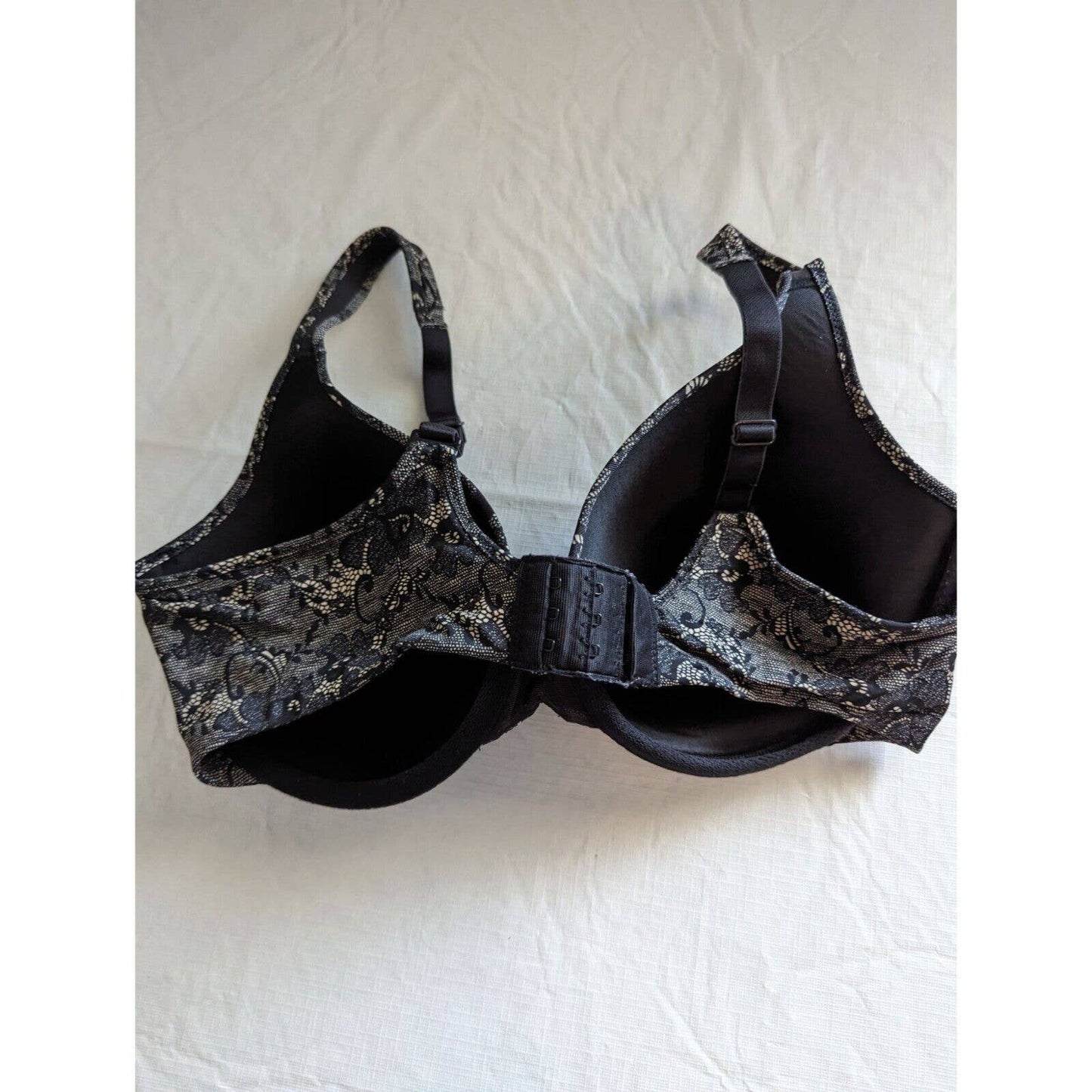 Vintage Bali Womens Sz 36D T shirt Bra Black Beige Lace Print