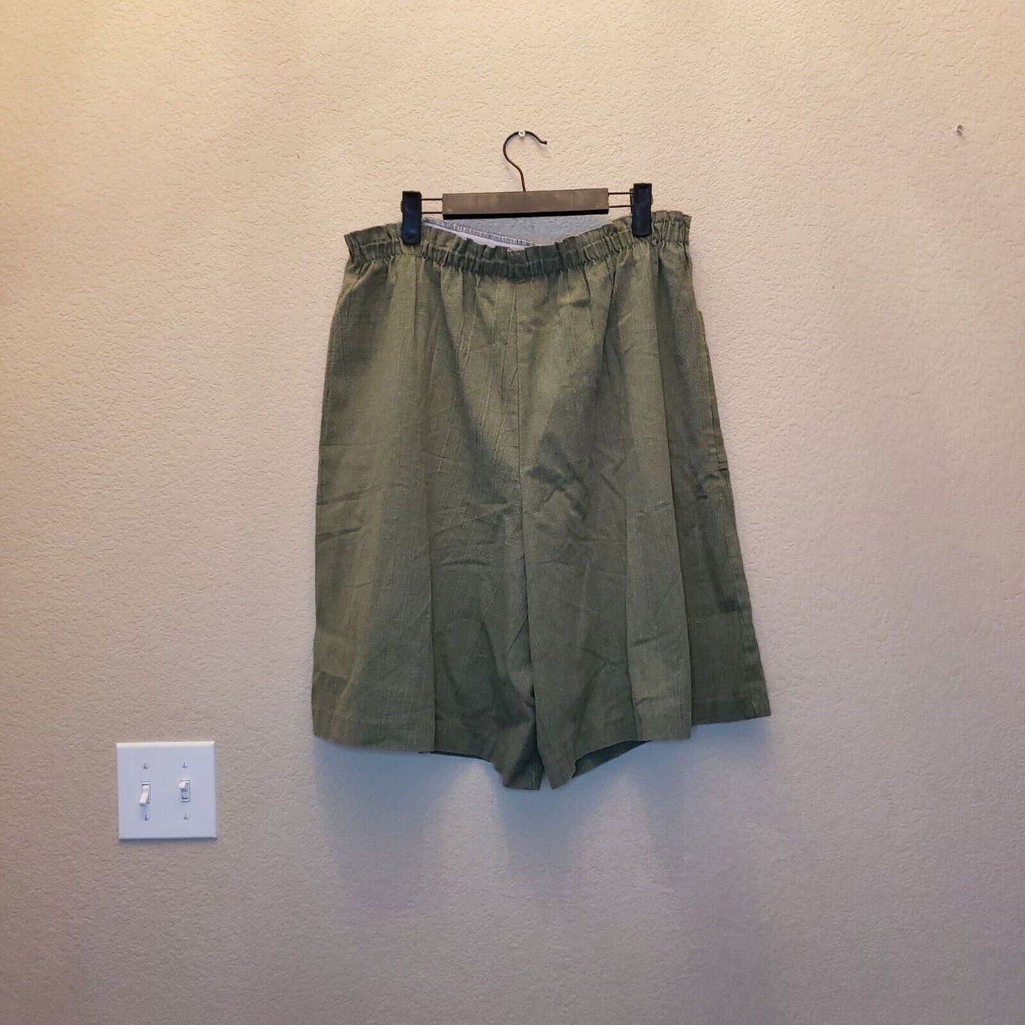 VTG 80s Green Paper Bag Women's Size 10 Relaxed High Waist Retro Outdoor Shorts