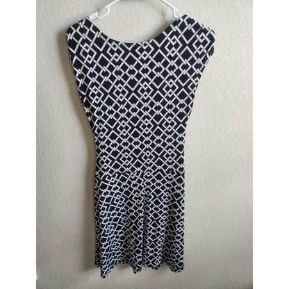 En Focus Studio Womens Sz 8P Petite Midi Dress Black White Geometric Print