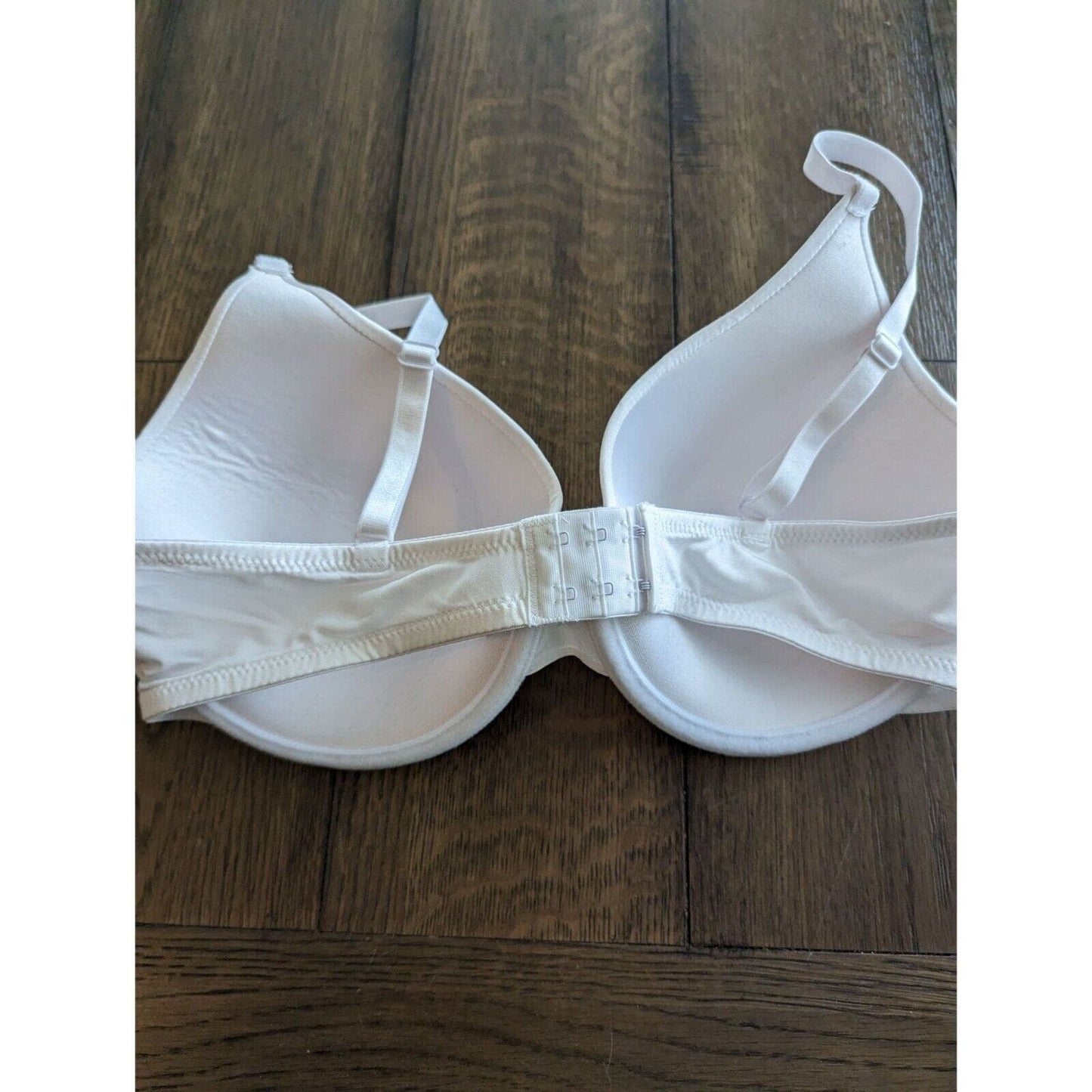 Secret Treasures Womens Sz 38DD Solid White T Shirt Bra Lightly Padded