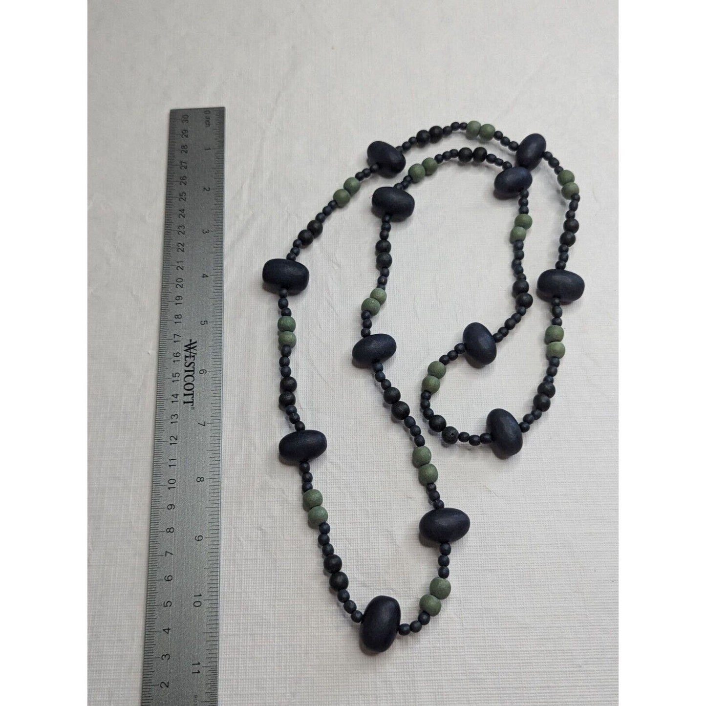 Vintage Periwinkle and Sage Chunky Beaded Single Strand Necklace Pearlescent