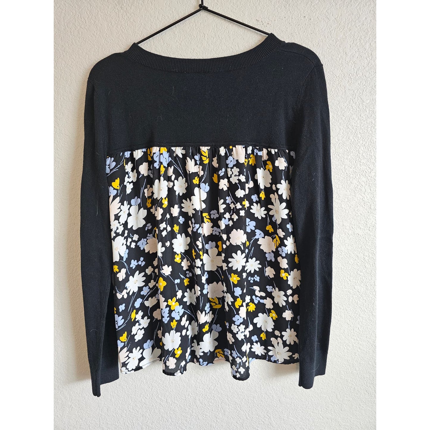 Ann Taylor Loft Womens Sz S Long Sleeve V Neck Blouse Black Floral Back