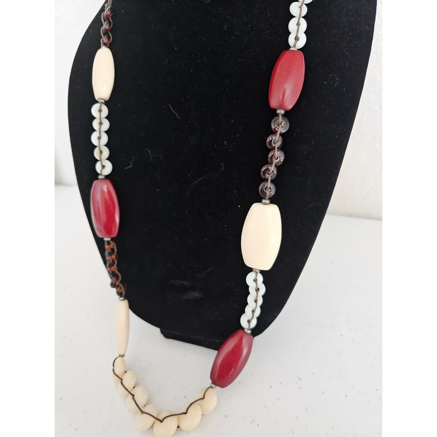 Vintage Single Strand Mid Century Beaded Necklace Chunky Beads Red Cream