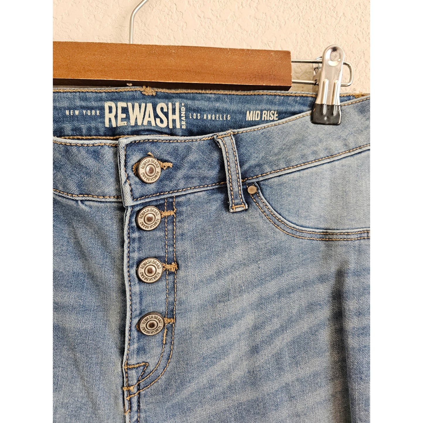 Rewash LA Juniors Sz 11 Button Fly Light Wash Skinny Blue Jeans