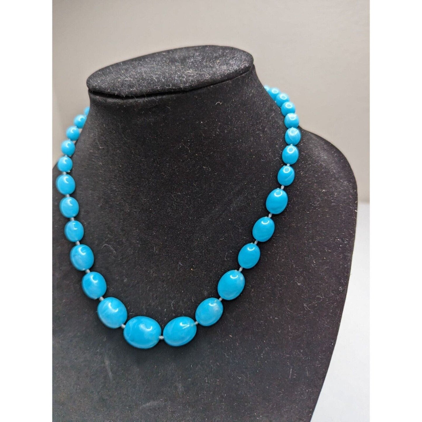 Vintage Graduated Oval Beaded Blue Stone Necklace