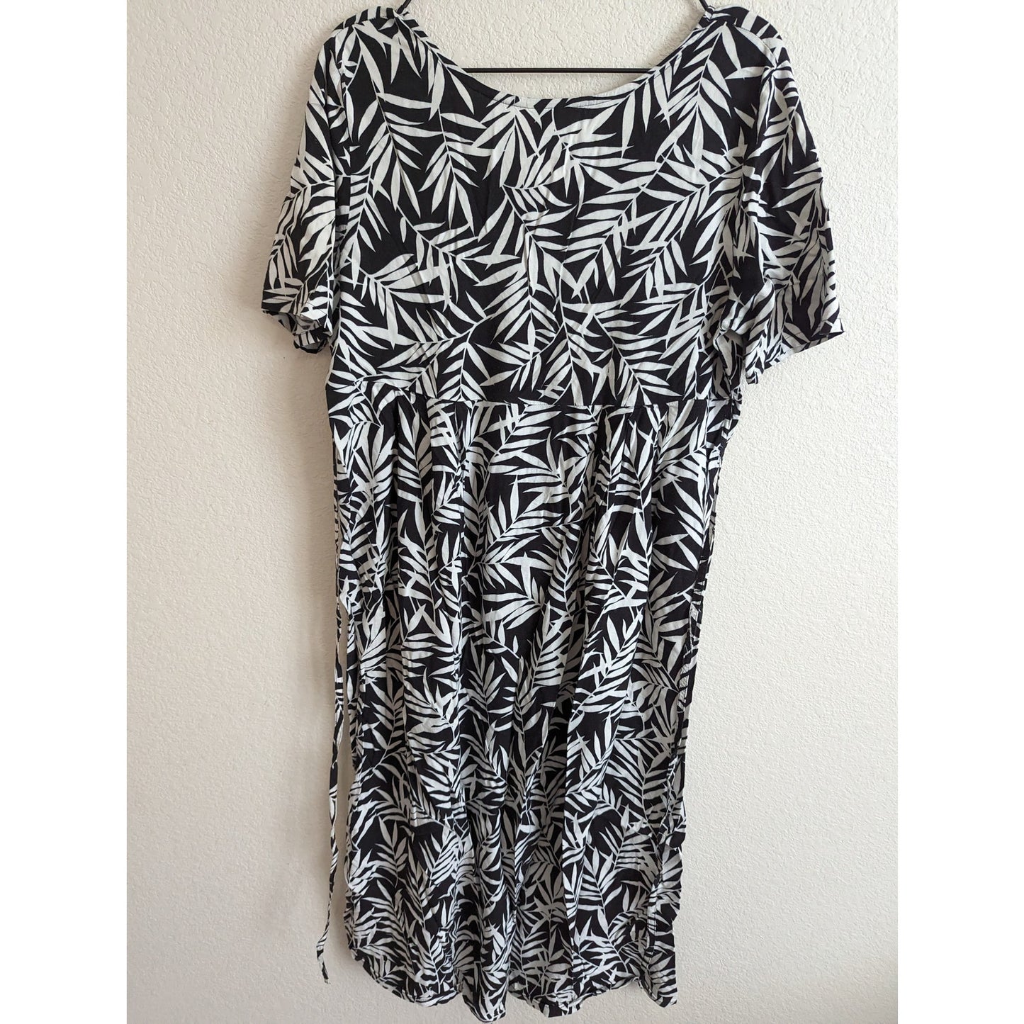 Vintage Chili Peppers Womens Sz M Midi Floral Casual Dress Black White