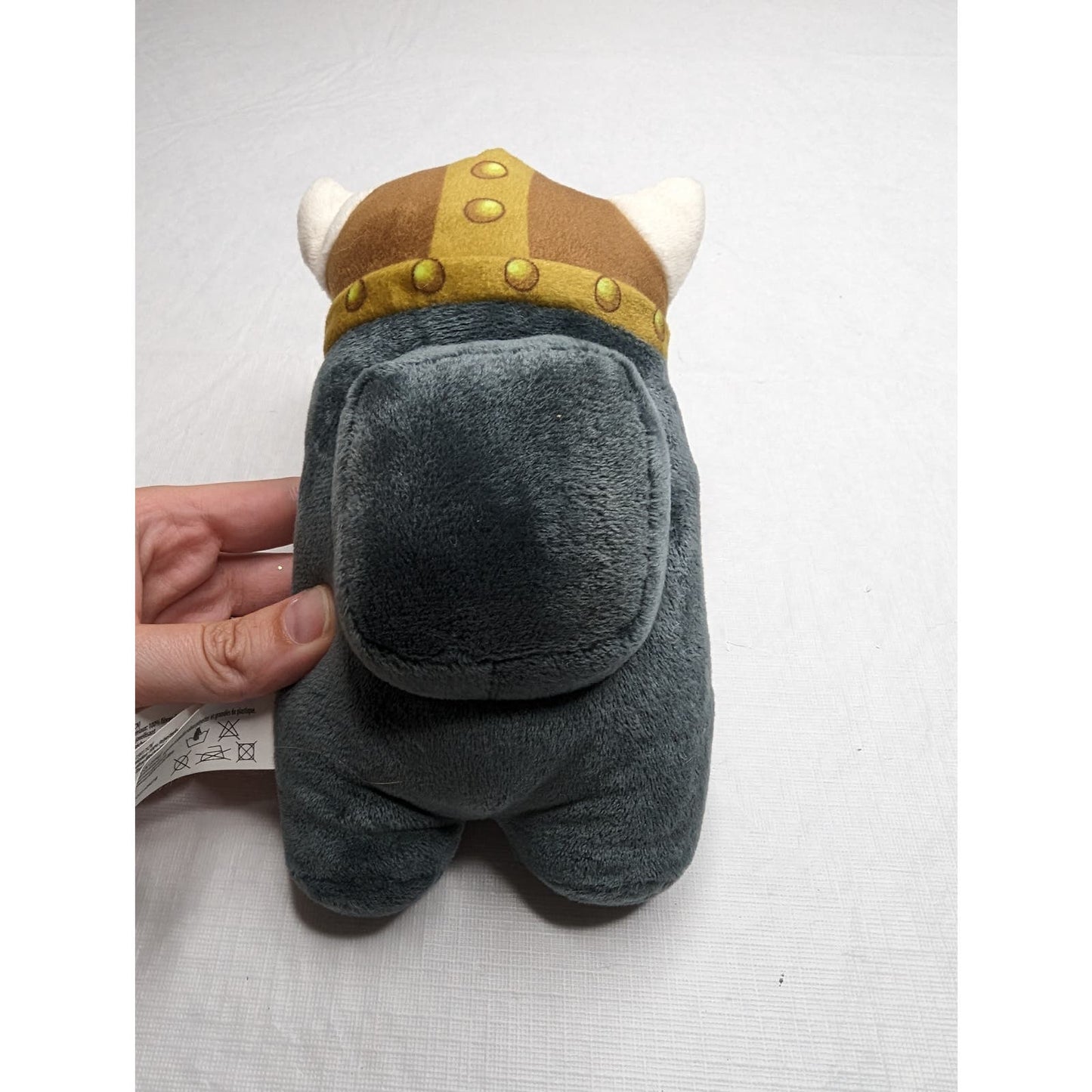 Among Us Peluche Viking Hat Stuffed Animal by Innersloth Gray