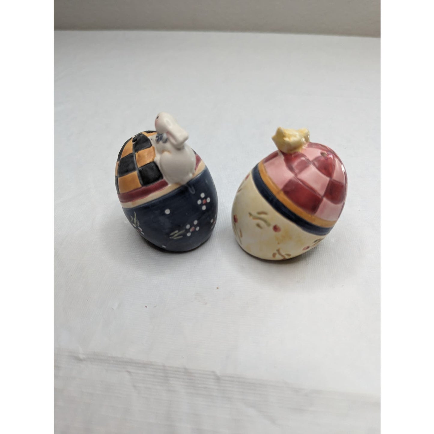 Vtg Salt and Pepper Shaker Set Mid Century Easter Bunny Egg and Chick Ceramic