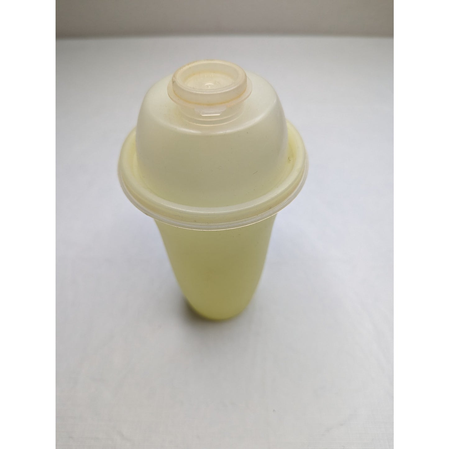 Vintage Tupperware Yellow Quick Shake Blender Gravy Shaker Salad Dressing 844-12