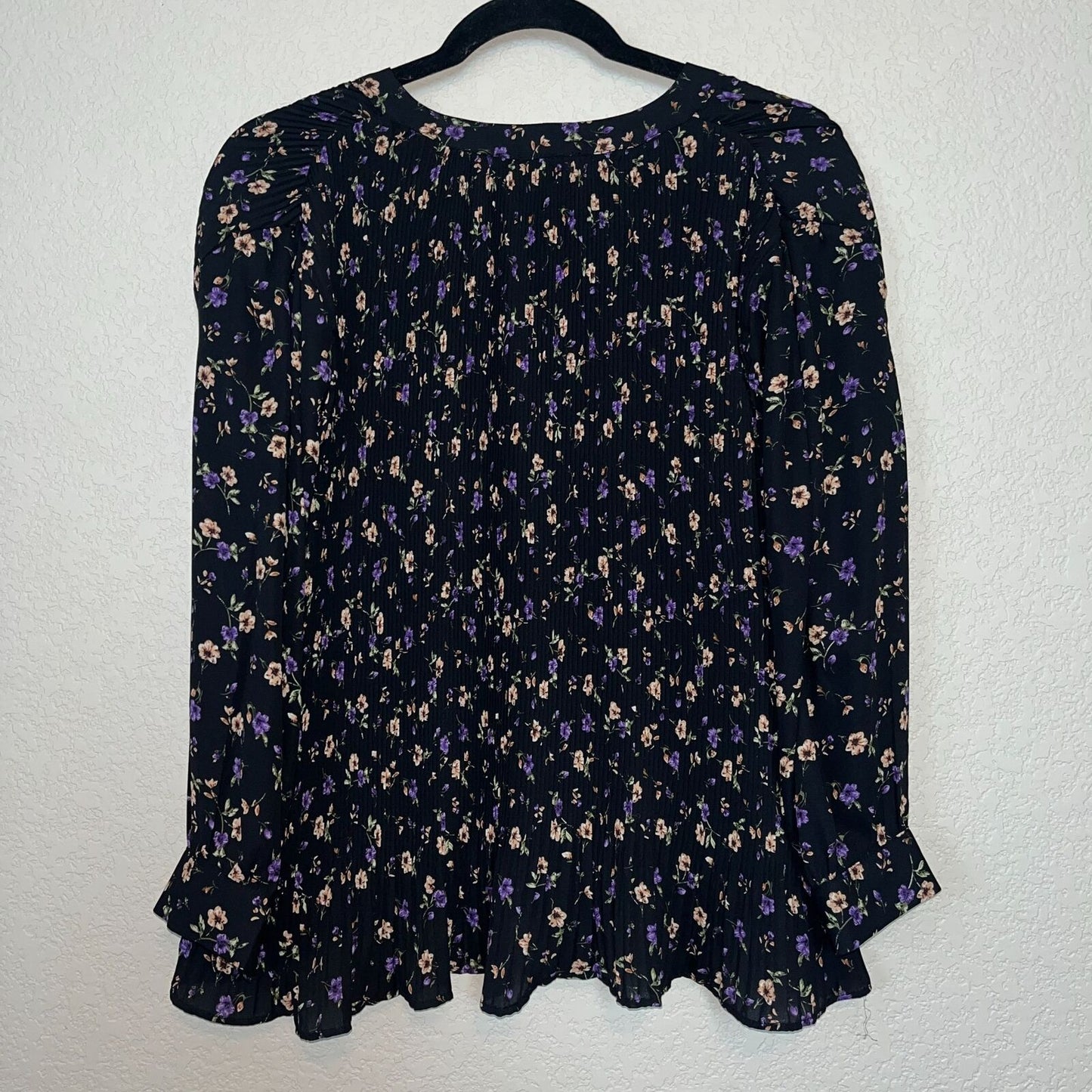 Everleigh Womens Sz S Pleated Black and Purple Long Sleeve Blouse