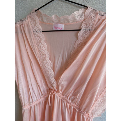 Vintage Womens Avian Sz M 100% Nylon Nightgown Salmon Pink