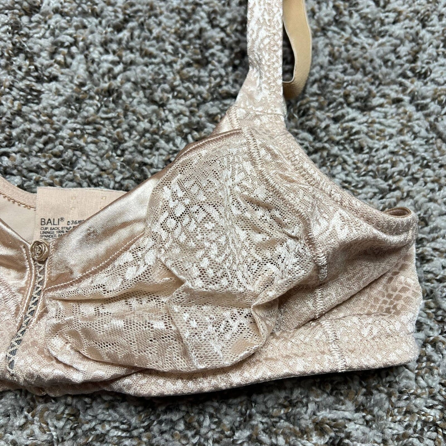 Vintage 1990s Bali Womens Sz 36D Beige Unlined Bra Rose Front