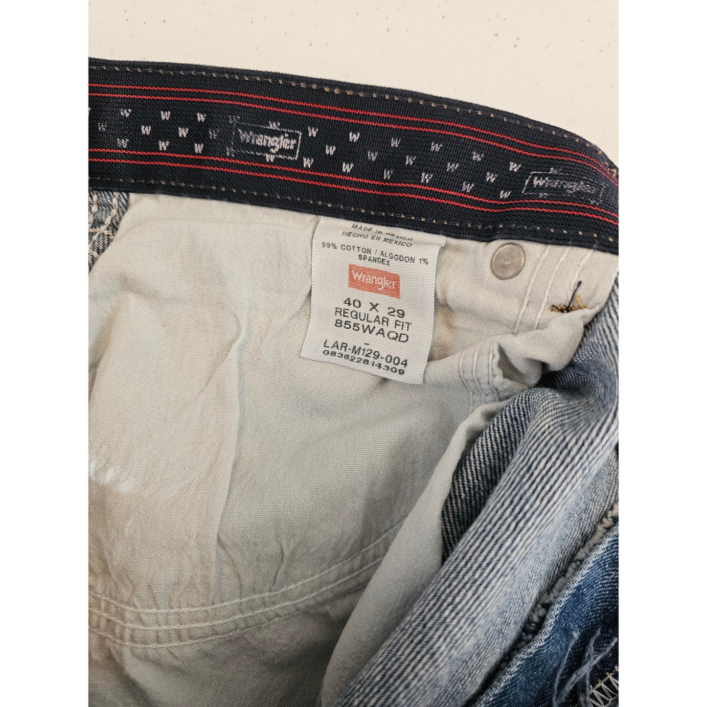 Wrangler Mens Sz 40x29 Regular Fit Straight Leg Medium Wash Blue Jeans