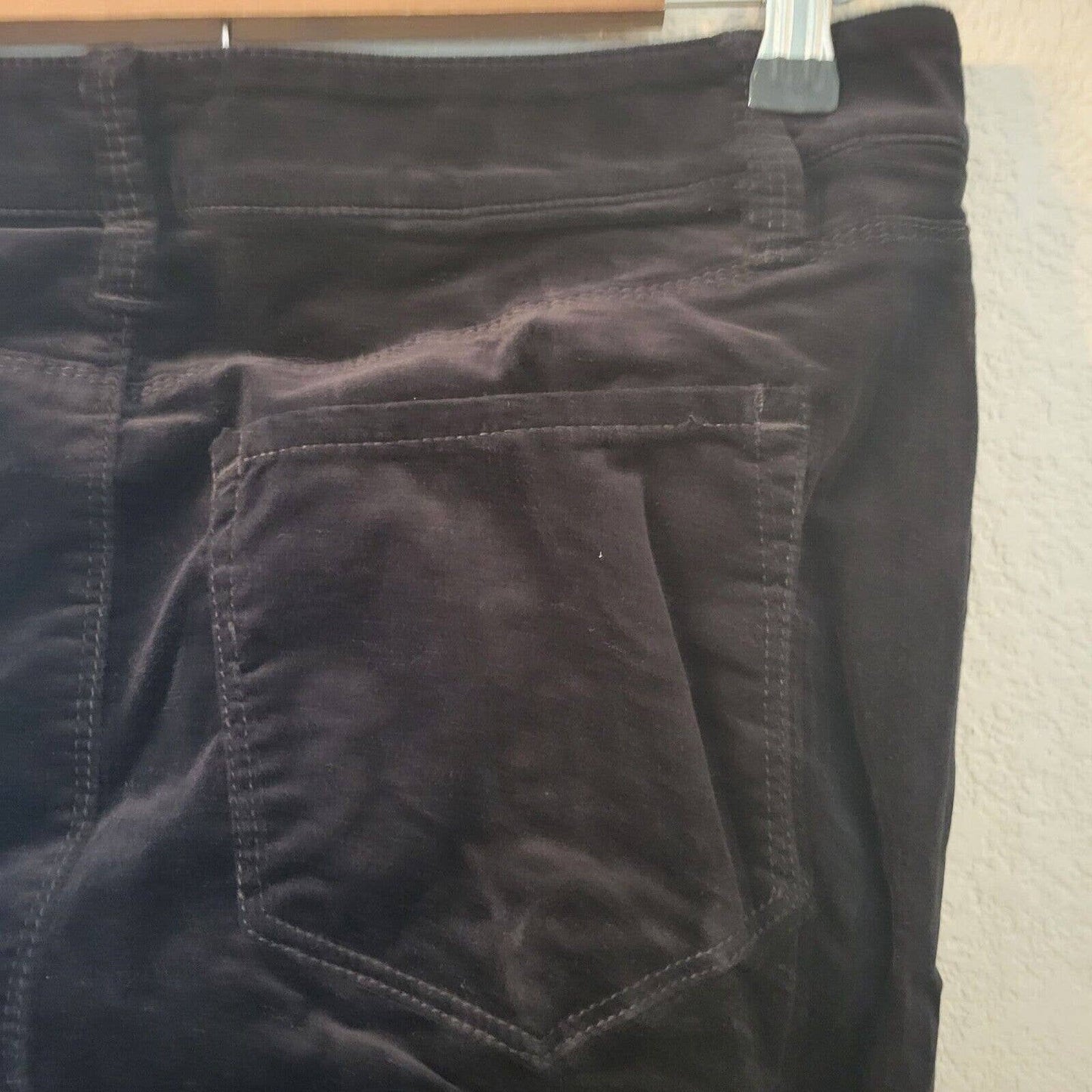 Ann Taylor Pantalones de pierna delgada de ajuste moderno para mujer Sz 6 Terciopelo negro