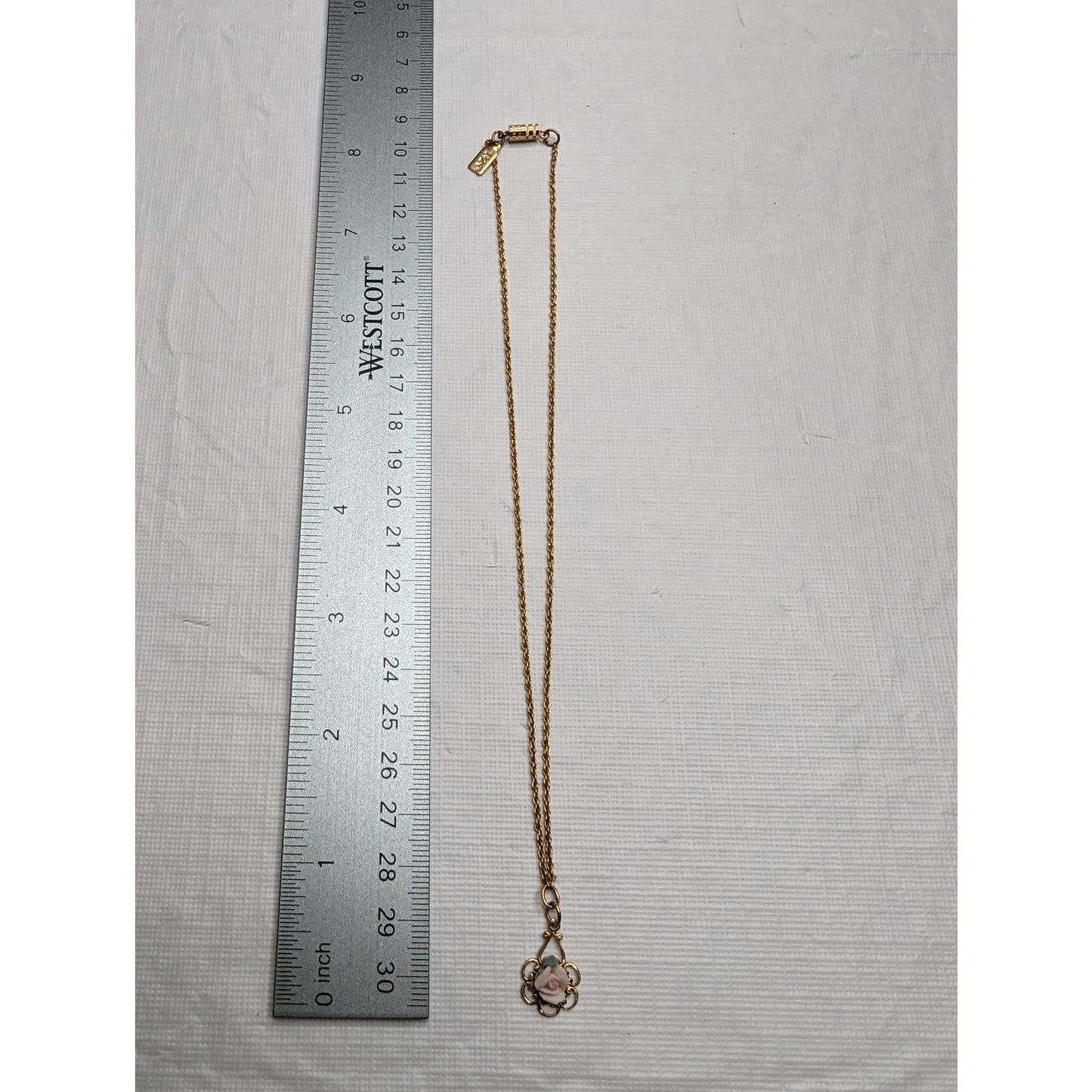 Vintage 1928 Womens Goldtone and Pink Rose Pendant Necklace 1990s