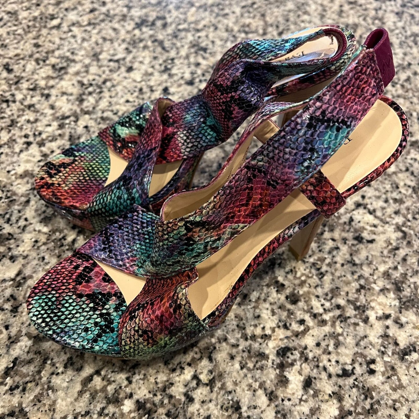 Eva & Zoe Womens Sz 10 Platform Heels Gilmore Faux Snake Print Colorful