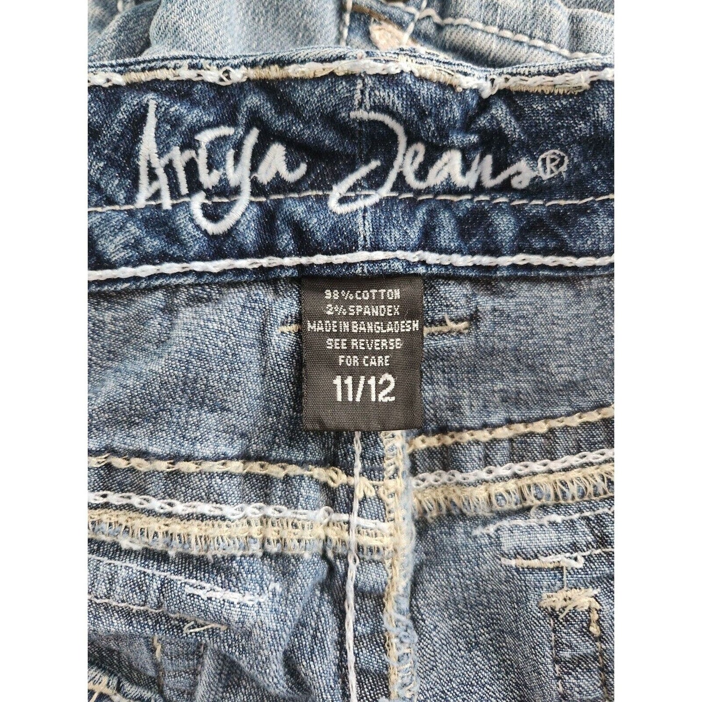 Ariya Juniors Sz 11 Medium Wash Blue Jean Denim Shorts